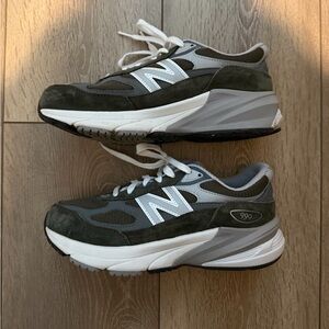New Balance 990 v6 Olive Grey